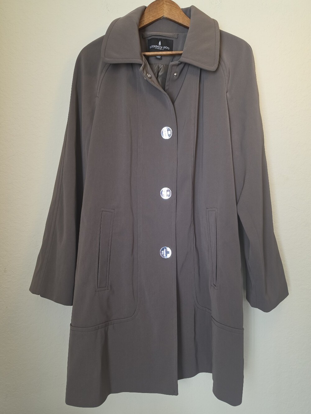 London Fog Trench Coat‎ Womens XL Brown Silver Button Quiet Luxury Minimalist